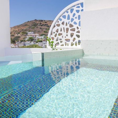 Oro Suites Kini Esterno foto