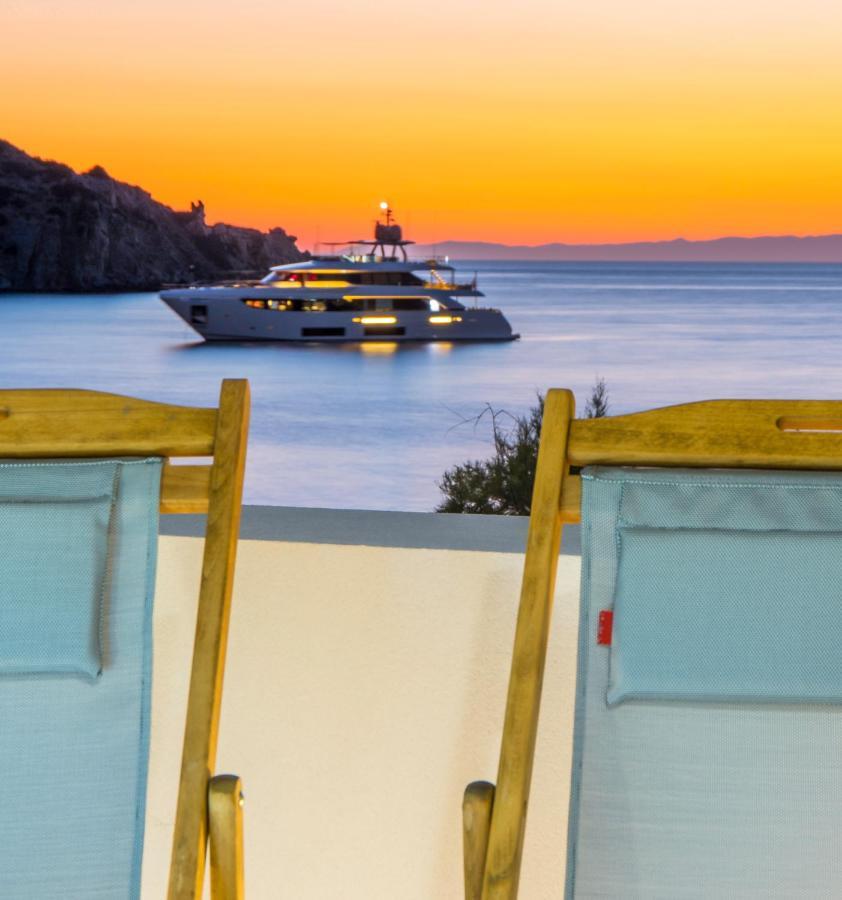 Oro Suites Kini Esterno foto