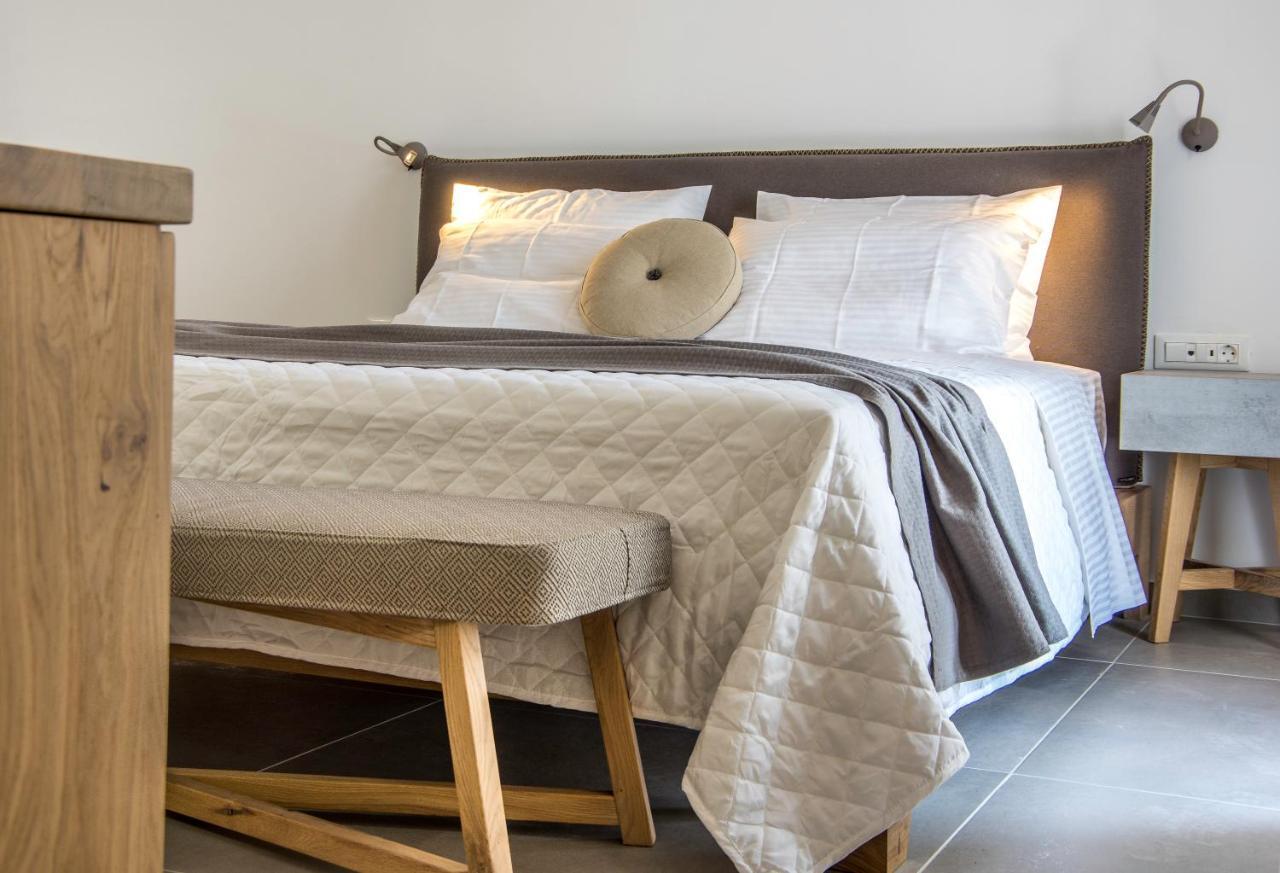 Oro Suites Kini Esterno foto