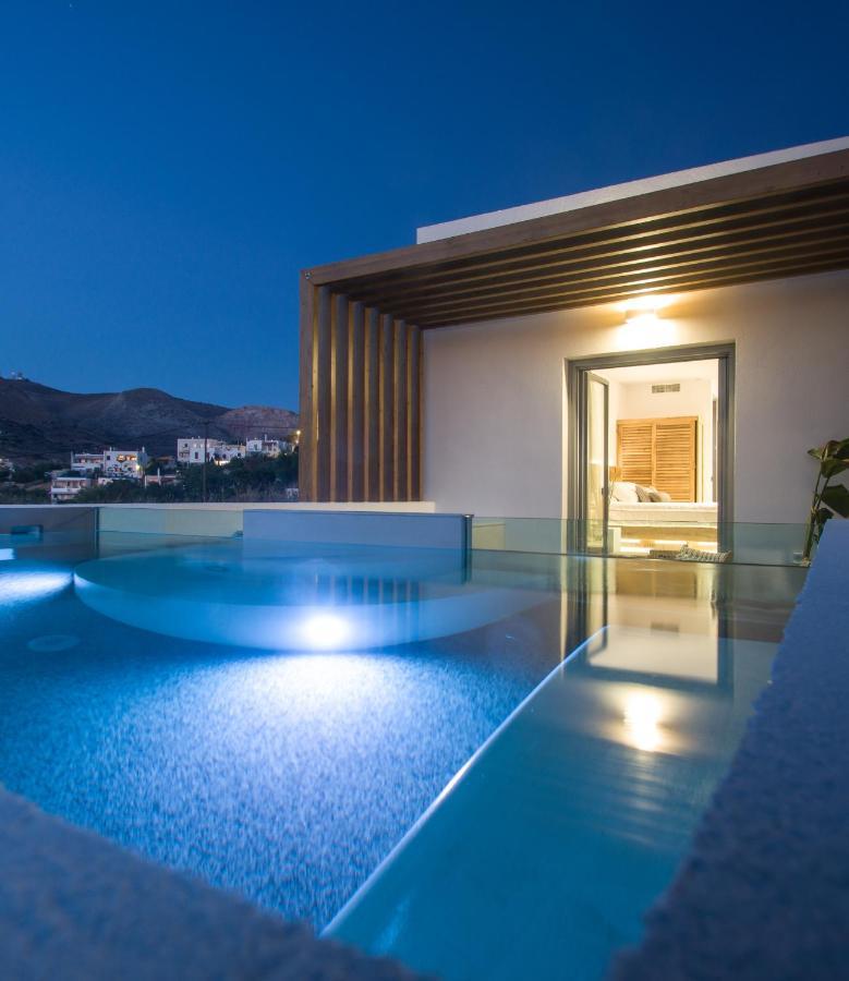 Oro Suites Kini Esterno foto